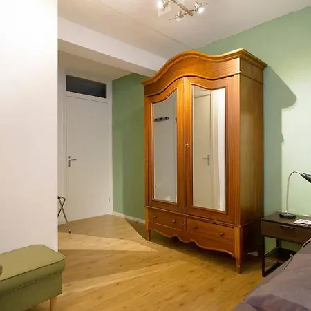 Pleasant In The Center *